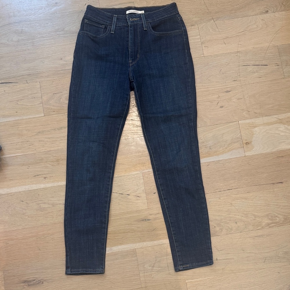 Levi’s 721 High Rise - Picture 5 of 6